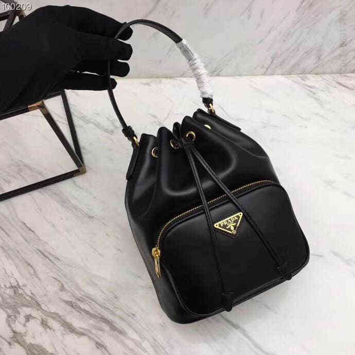 Prada/普拉达 专柜最新款牛皮单肩包 1BH038