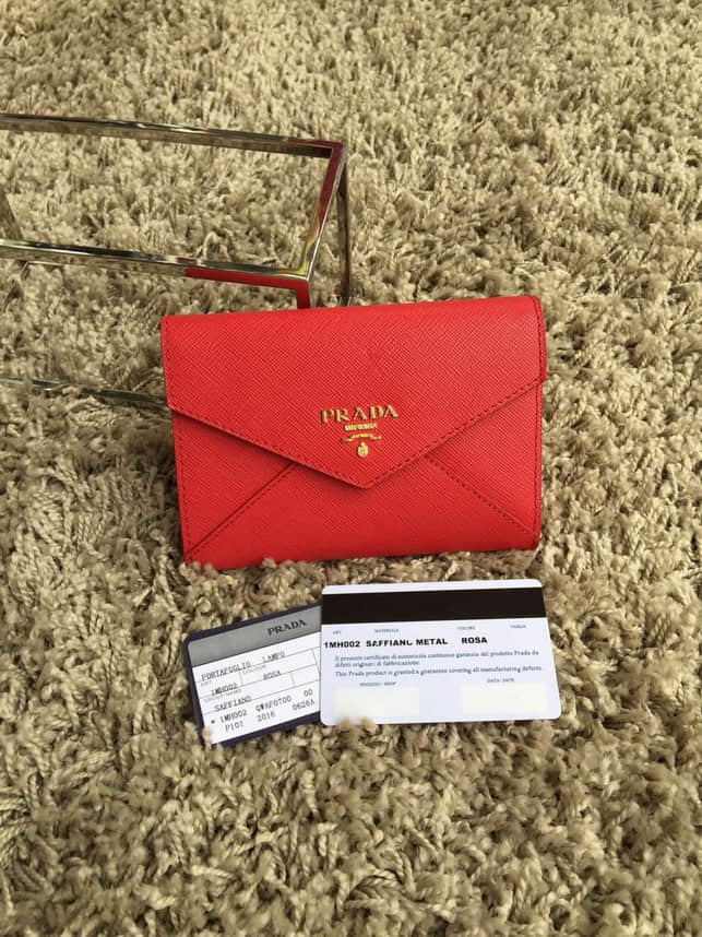 韩国包包代购 PRADA普拉达P家 十字纹牛皮信封型中短款皮夹 1MH002红色