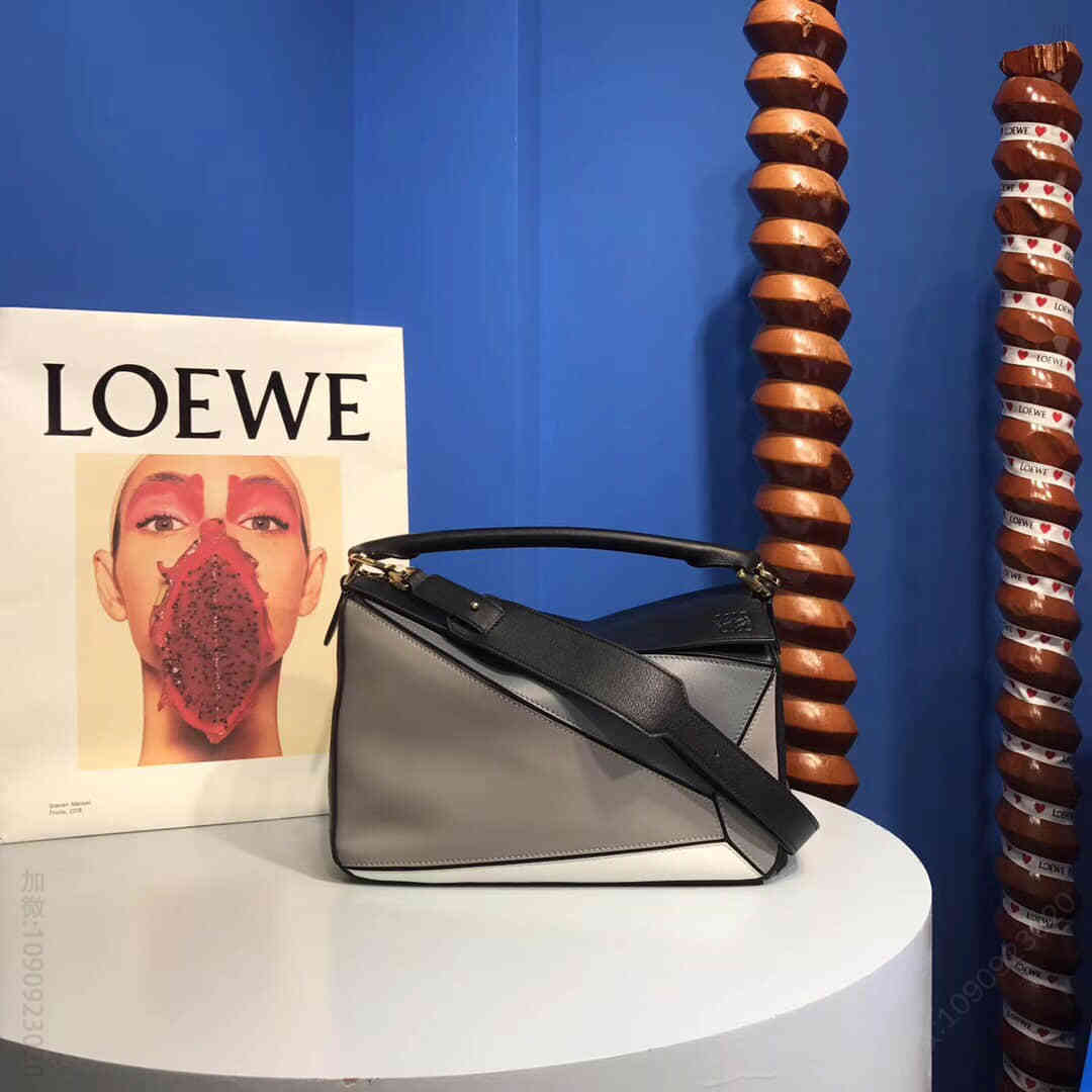 高仿罗意威斜跨女包 罗意威斜跨女包 LOEWE/罗意威18新款Puzzle 29cm几何包中号 
