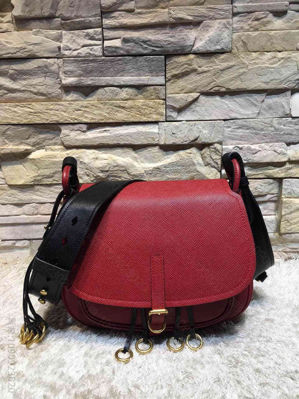 Prada Corsaire Bag最新十字纹牛皮织物肩带单肩斜挎小包1BD...