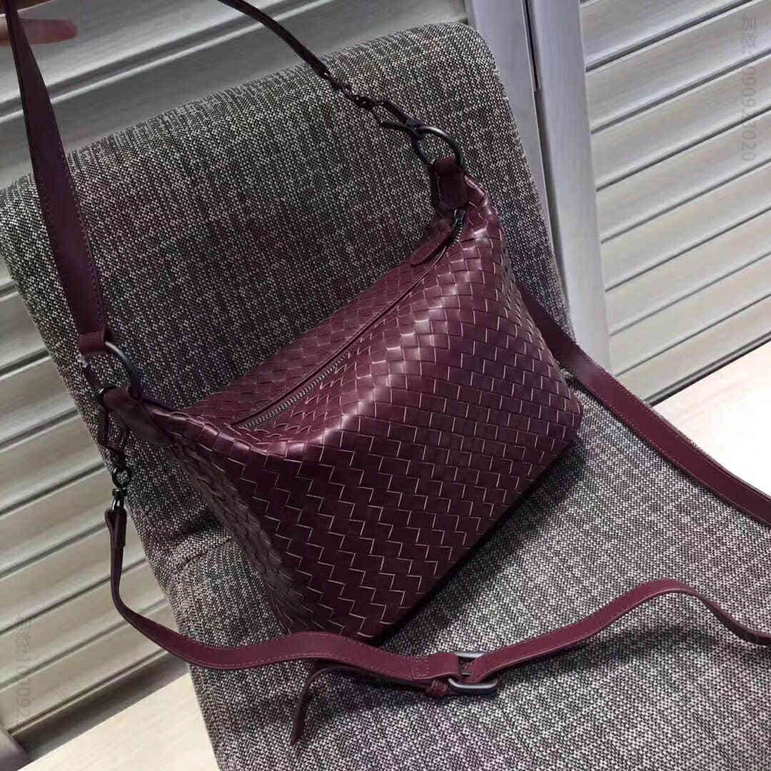 葆蝶家（BottegaVeneta） BV 胎牛皮单肩斜挎包 MS9843