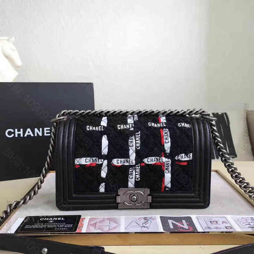 CHANEL/香奈儿最新毛编织羊皮革复古boy翻盖肩背斜挎链条包