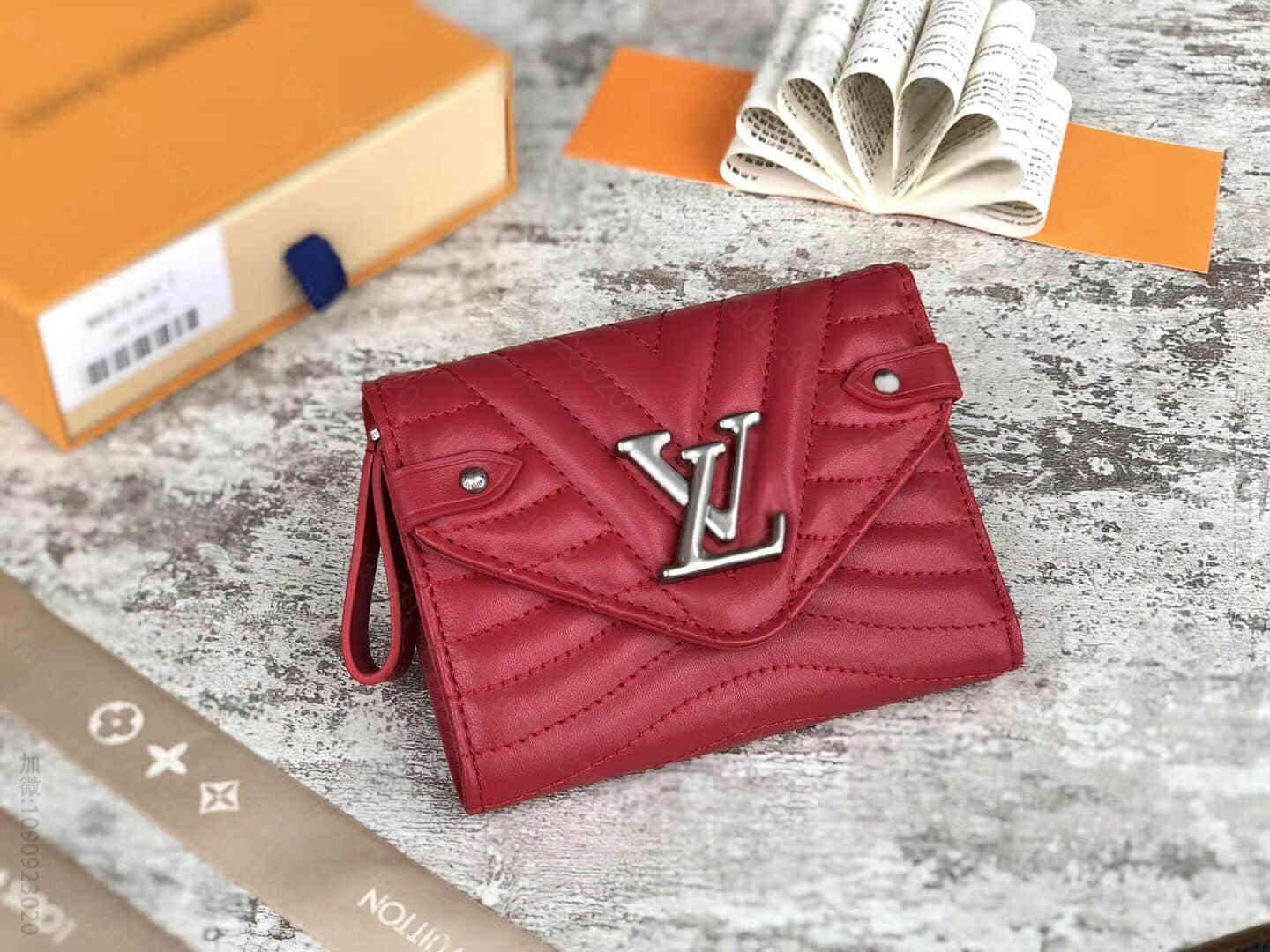 LV/路易威登 18新款new wave波浪衔缝花纹短款钱包 M63428