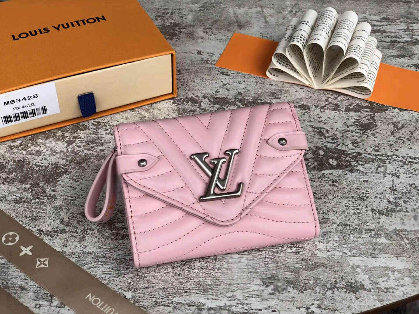 LV/路易威登 18新款new wave波浪衔缝花纹短款钱包 M63730
