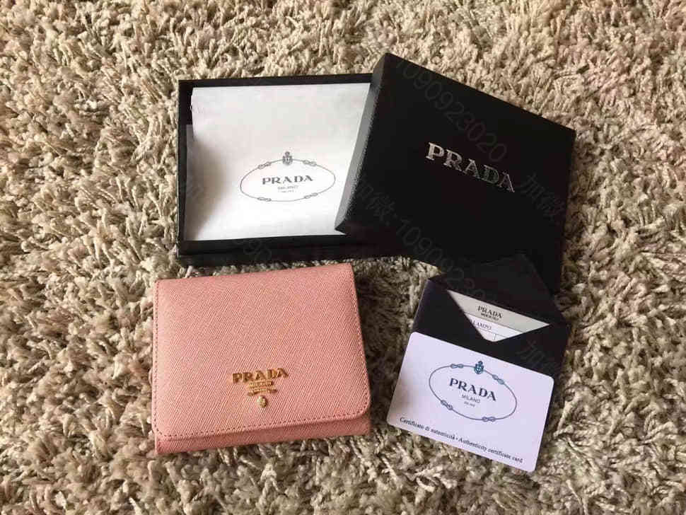 原单 PRADA普拉达 十字纹皮 经典女士三折短款钱夾1M0176 浅粉色