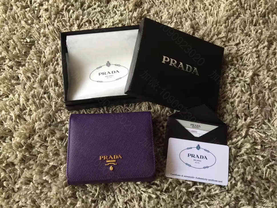 正品代购 PRADA普拉达 十字纹皮 经典女士三折短款钱夾1M0176 紫色