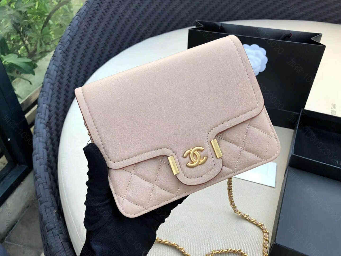 Chanel2023早春新款裸粉色方形woc小包