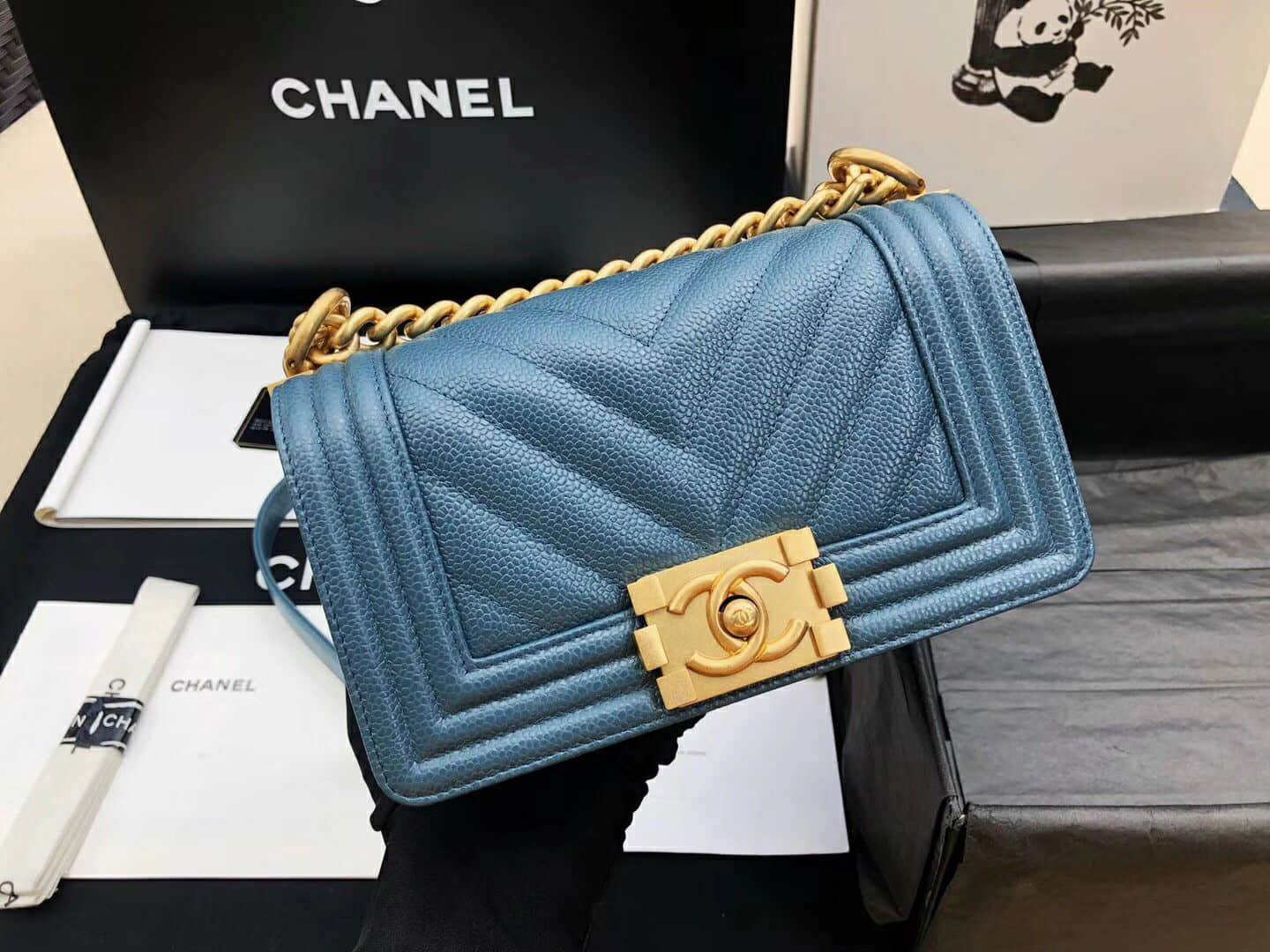 香奈儿/Chanel 18新款专柜限量版《雾霾蓝》胎牛皮le boy口盖包