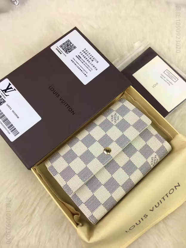海外专柜同款 LV N63068 路易威登 女士Sarah格纹短款钱包 白格