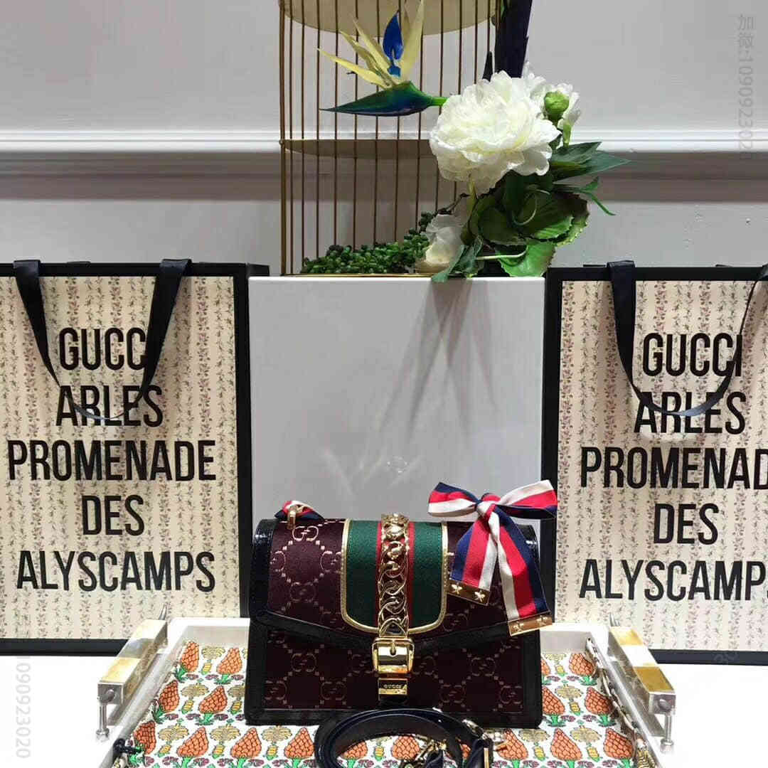 Gucci古驰/ Sylvie系列GG天鹅绒小号肩背包 524405