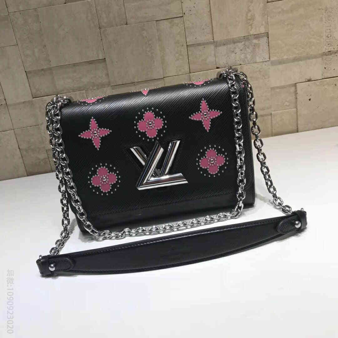 Louis Vuitton 单肩女包
LV/路易威登 18秋款饰钉花卉图案Twist中号手袋 M52134 LV女包 路易威登斜跨包 图片 M52134