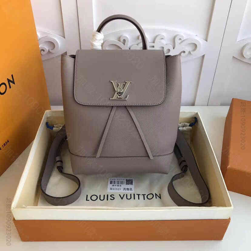 LV/路易威登 小牛皮Lockme双肩包