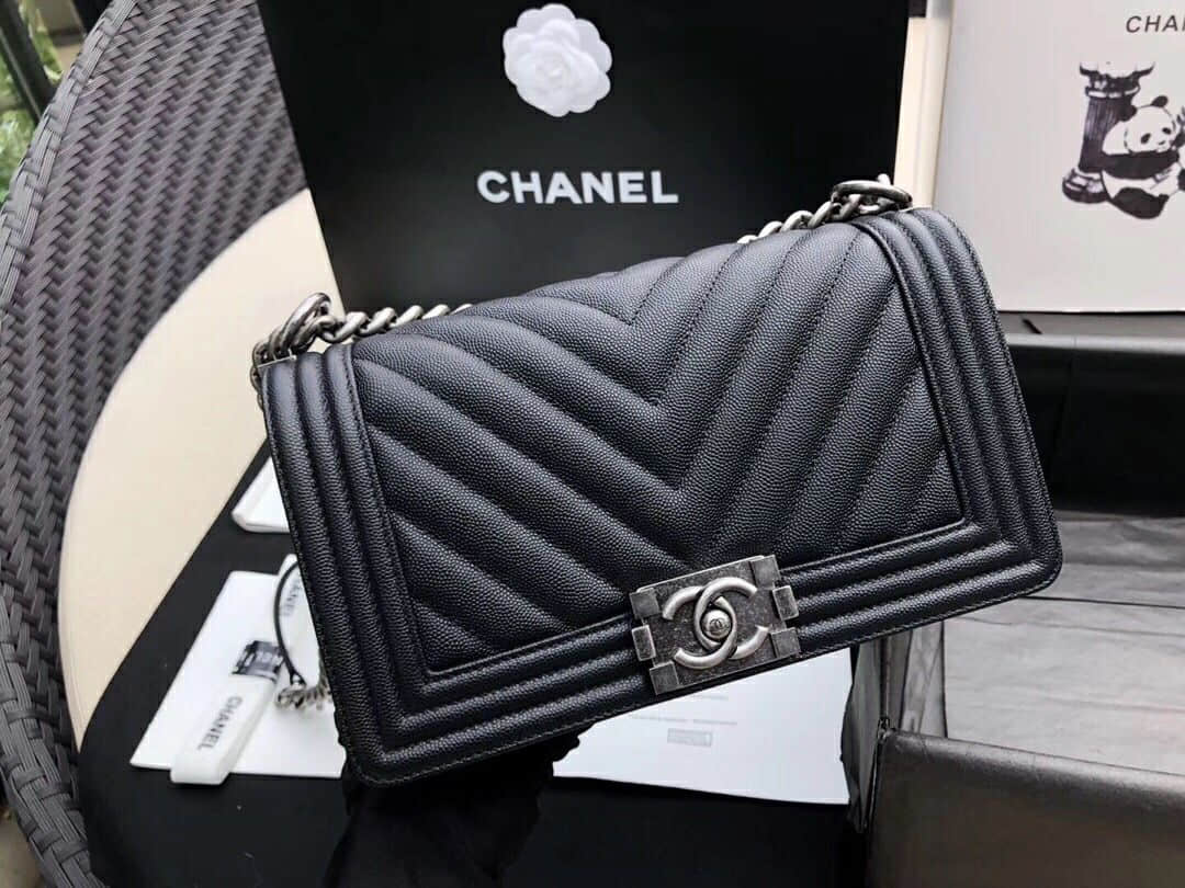 香奈儿/Chanel 18专柜新款《正品尾皮》Leboy 黑色Ｖ格 25CM