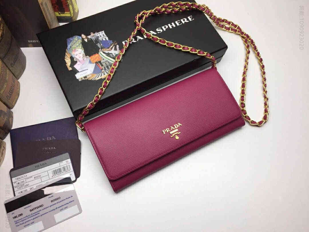 精仿普拉达斜跨女包 精品普拉达斜跨女包 普拉达/Prada 经典女士单肩斜挎翻盖 1M1290 