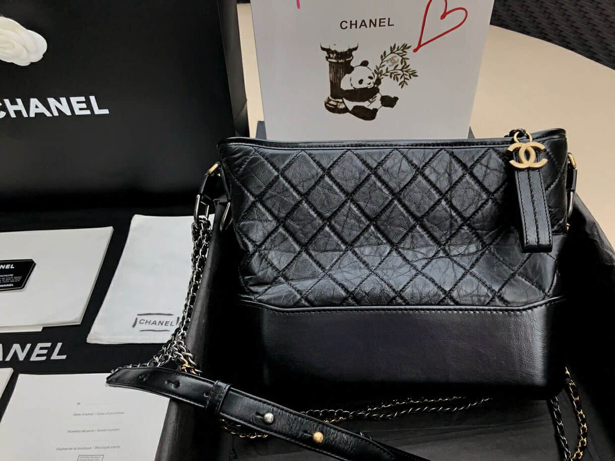 香奈儿女士斜跨包 正品尾皮 香奈儿/Chanel 18年新款中号流浪包 黑色 