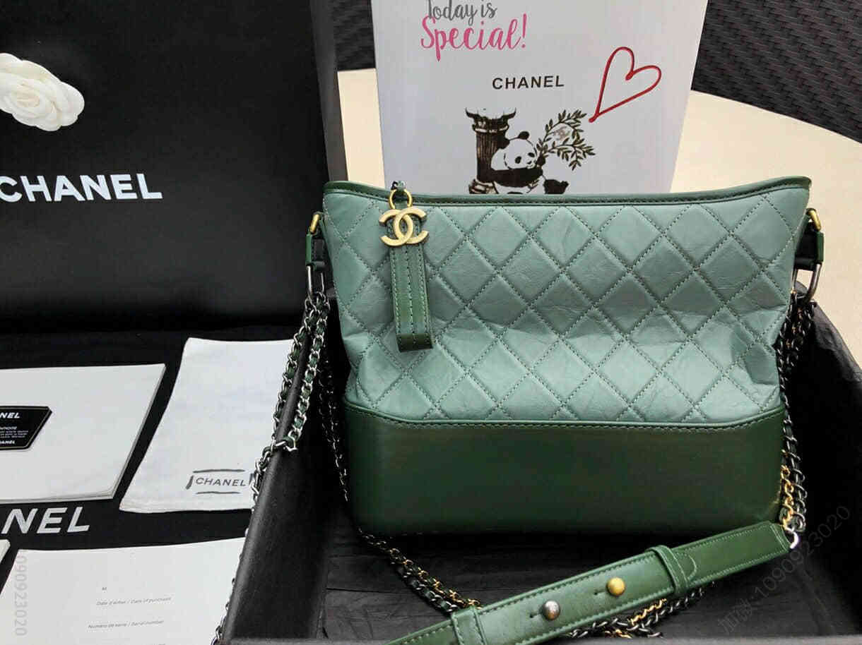 正品尾皮 香奈儿/Chanel 18年新款中号流浪包 古巴绿