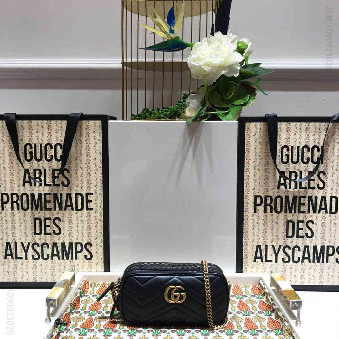 Gucci古驰/ GG Marmont系列波浪纹牛皮三层肩背包 546581
