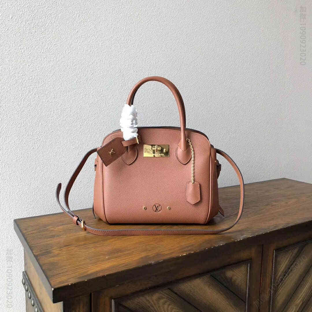 LV/路易威登 Veau Nuage小牛皮Milla小号手提包 M51684