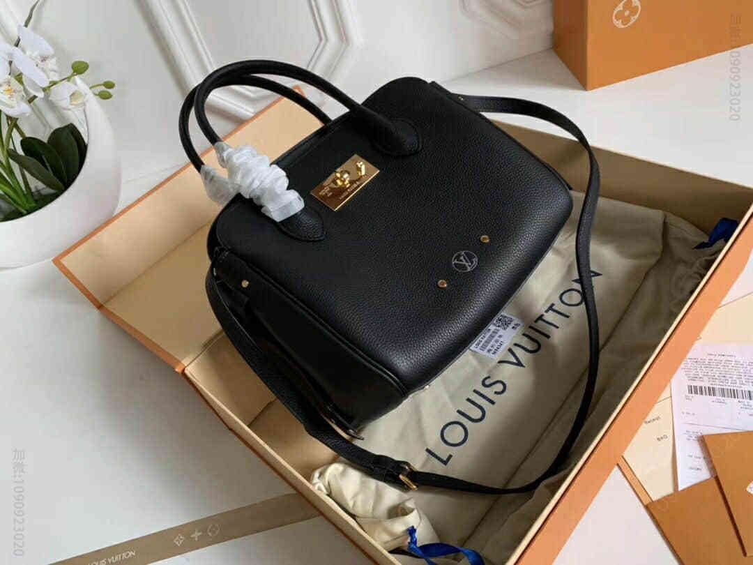 LV/路易威登 18新款 MILLA小号中号锁头牛皮手提单肩女包 M54346