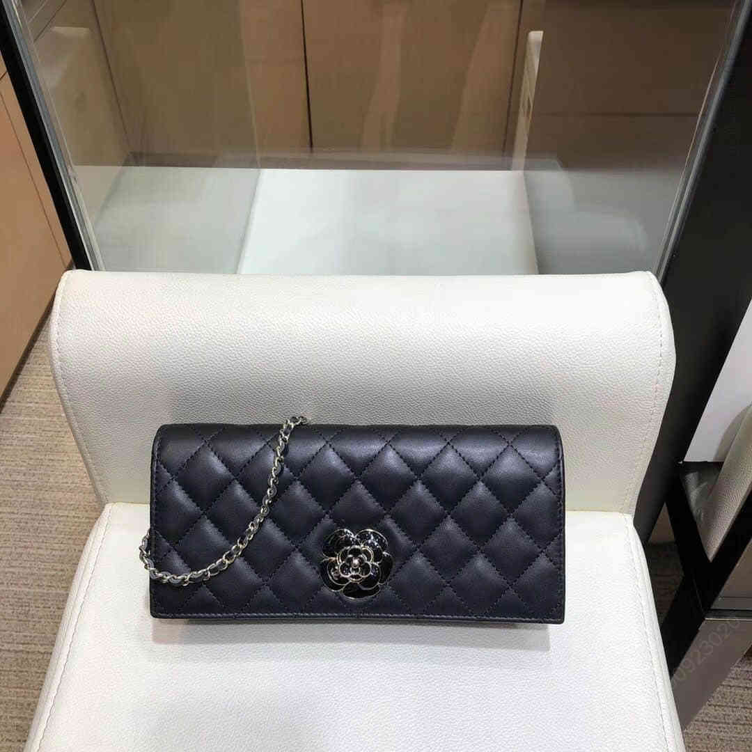 Chanel 80013 18秋冬新款链条山茶花珐琅扣子羊皮晚宴包