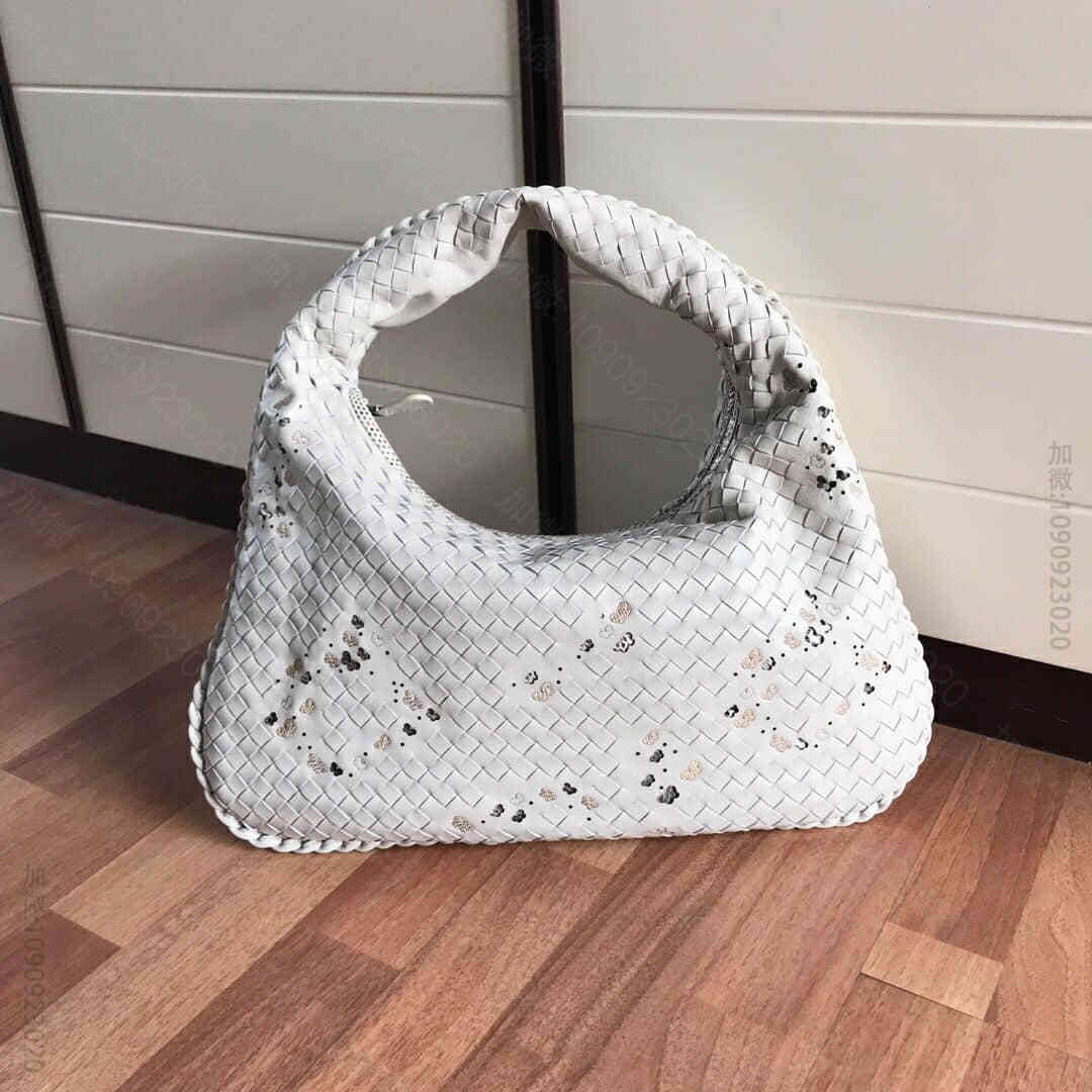 葆蝶家（BottegaVeneta） BV 2023年春夏季小蝴蝶镭射绣花系...