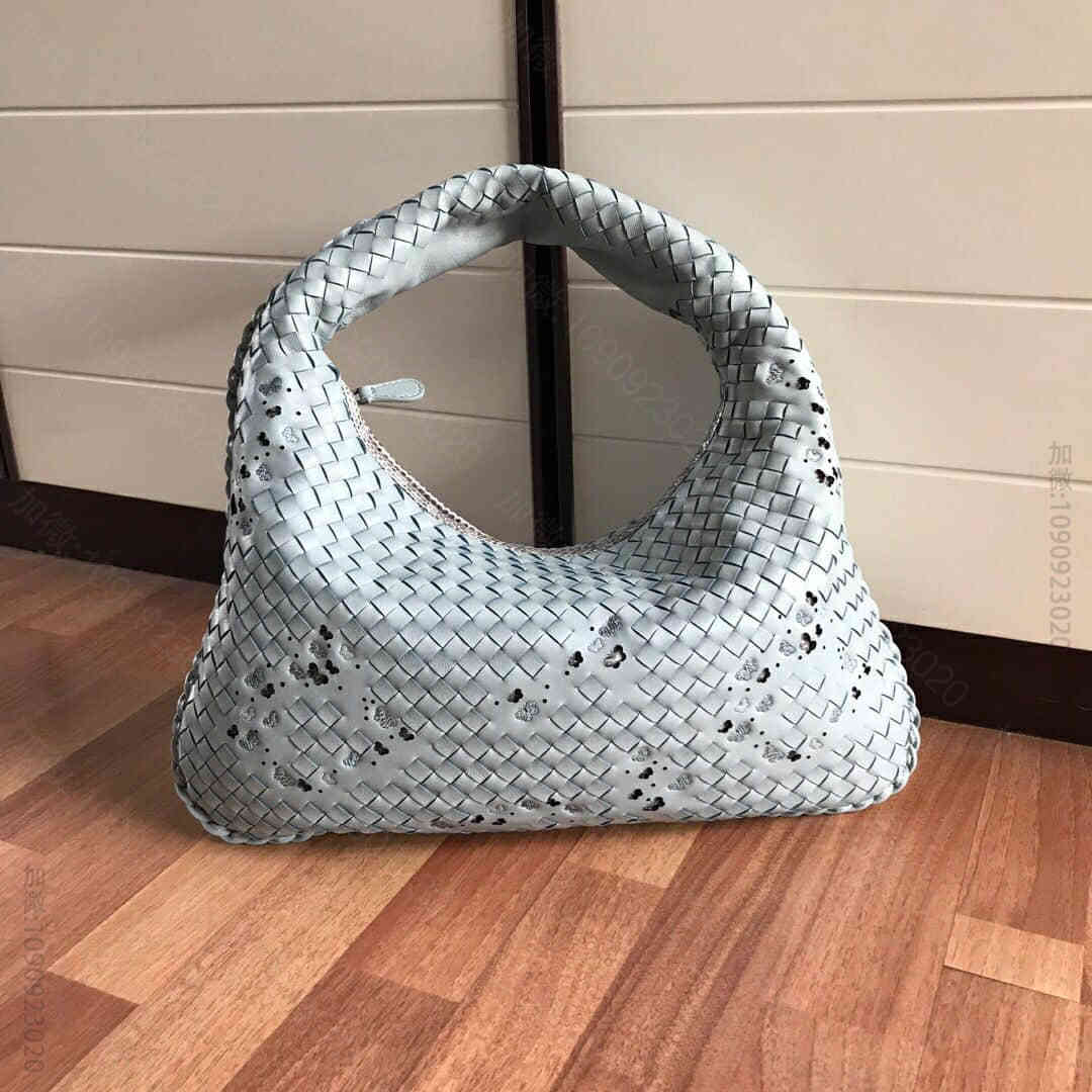 葆蝶家（BottegaVeneta） BV 2023年春夏季小蝴蝶镭射绣花系...