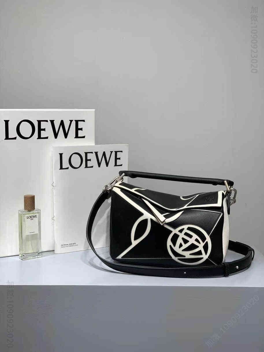 Loewe/罗意威 2023最新Puzzle中号Mackintosh黑玫瑰花几何包