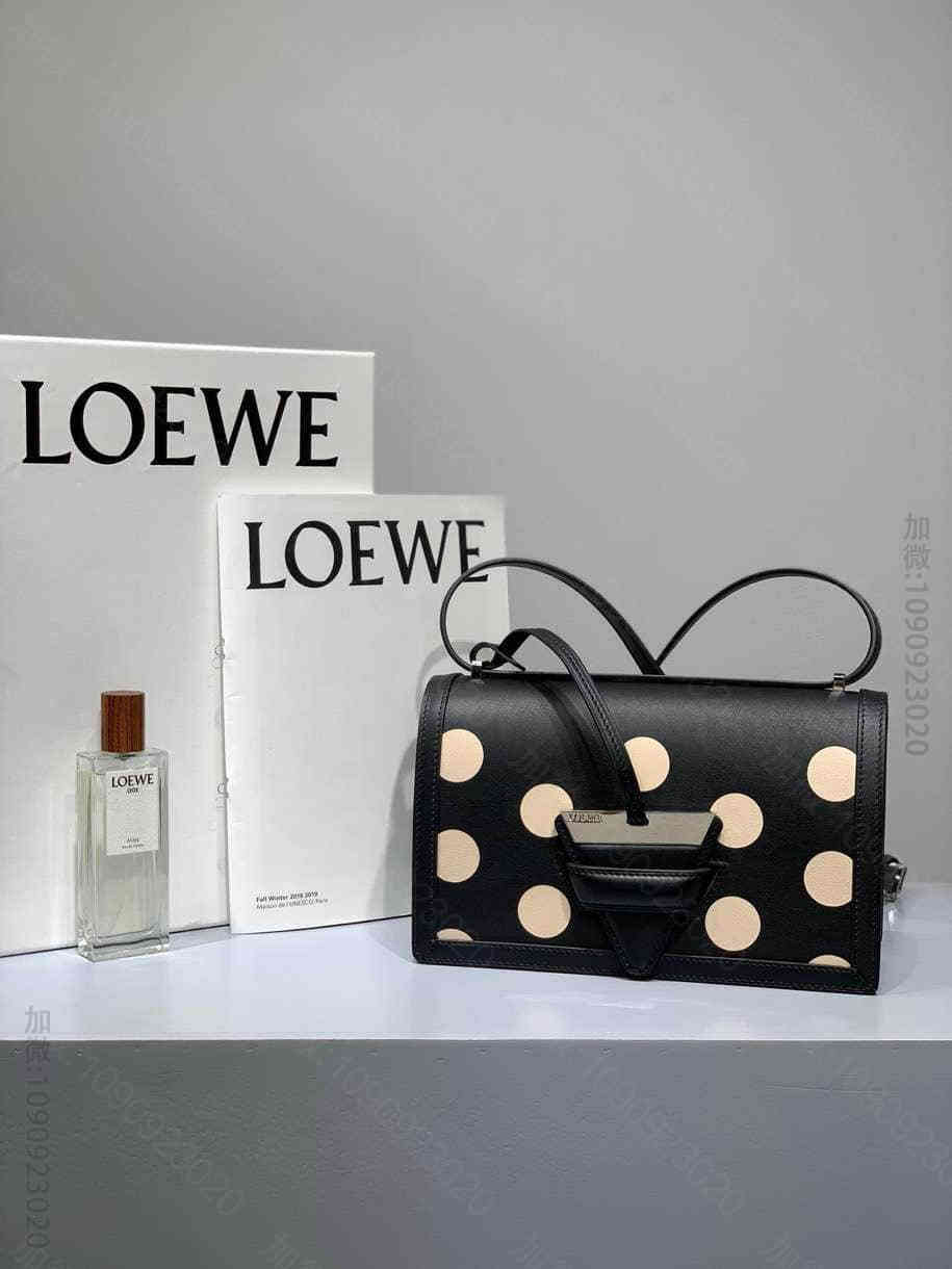 罗意威/Loewe 梅婷同款2023 Barcelona波点三角包