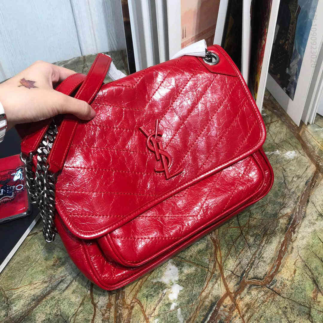 ysl/圣罗兰 中号niki复古旧褶皱雾绗缝皮革邮差包 498894 艳红