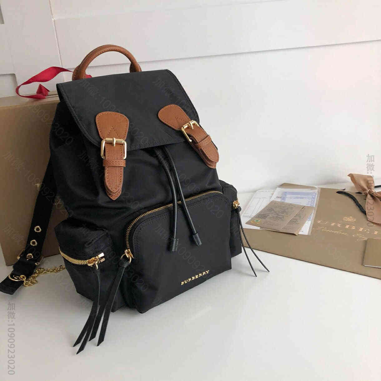 Burberry/博柏利 中号军旅背包