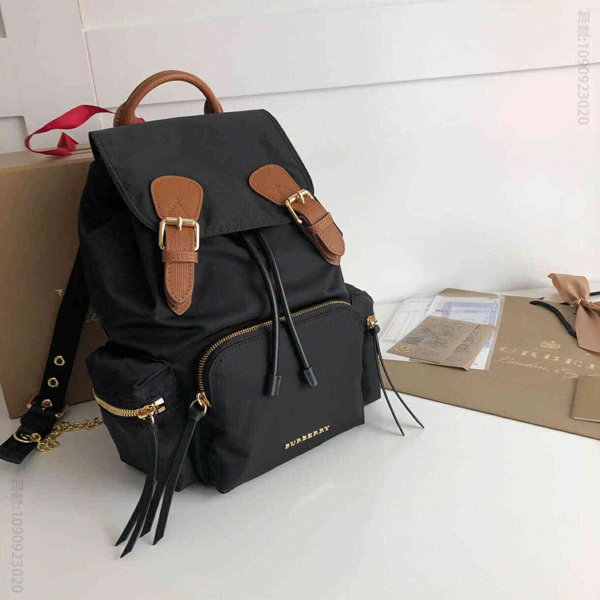Burberry/博柏利 中号军旅背包
