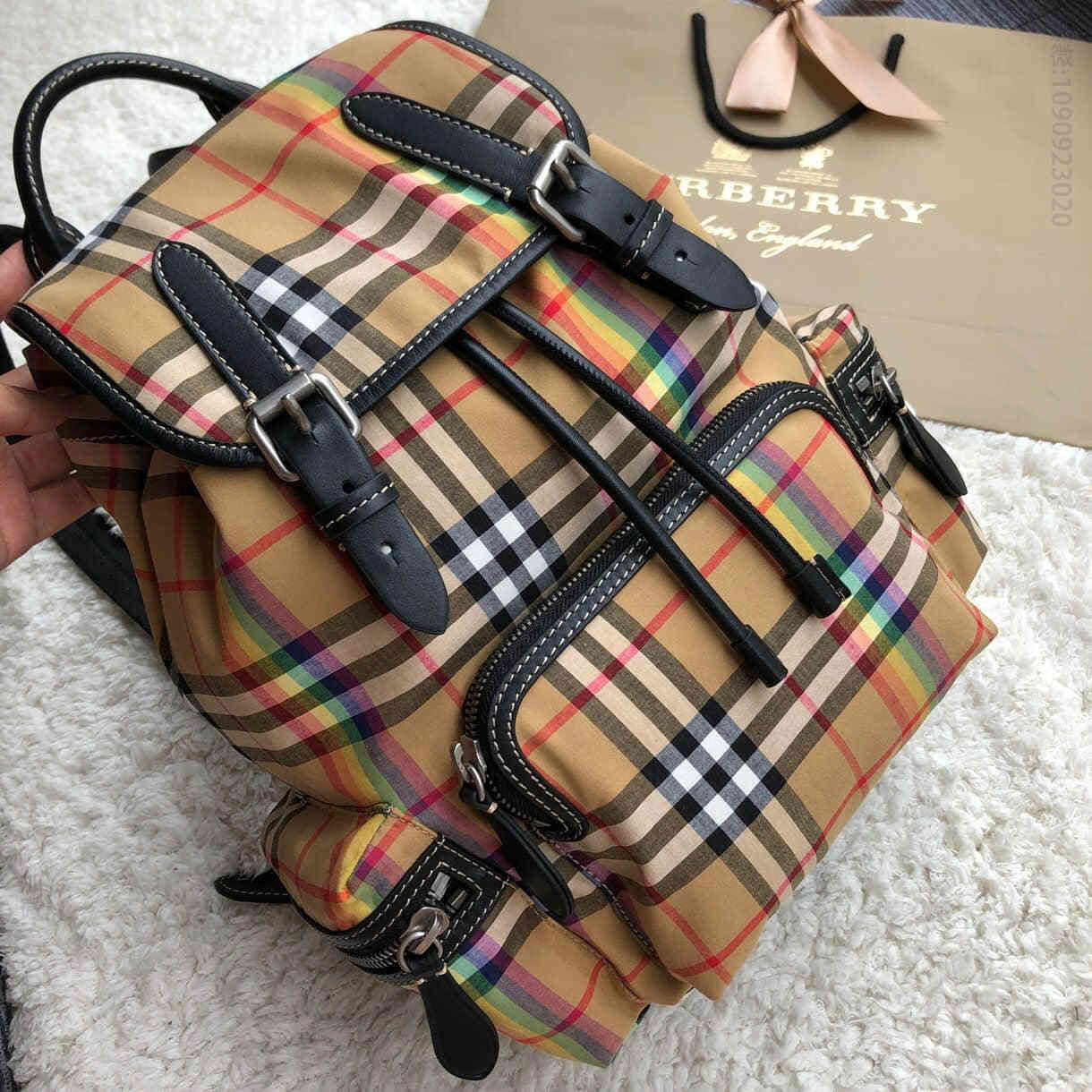 Burberry/博柏利 彩虹中号军旅背包