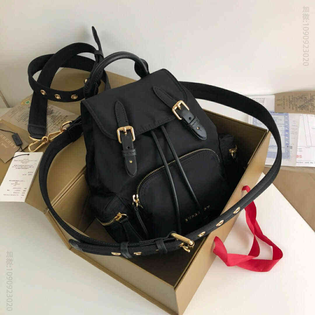 Burberry/博柏利 小号斜背式军旅背包