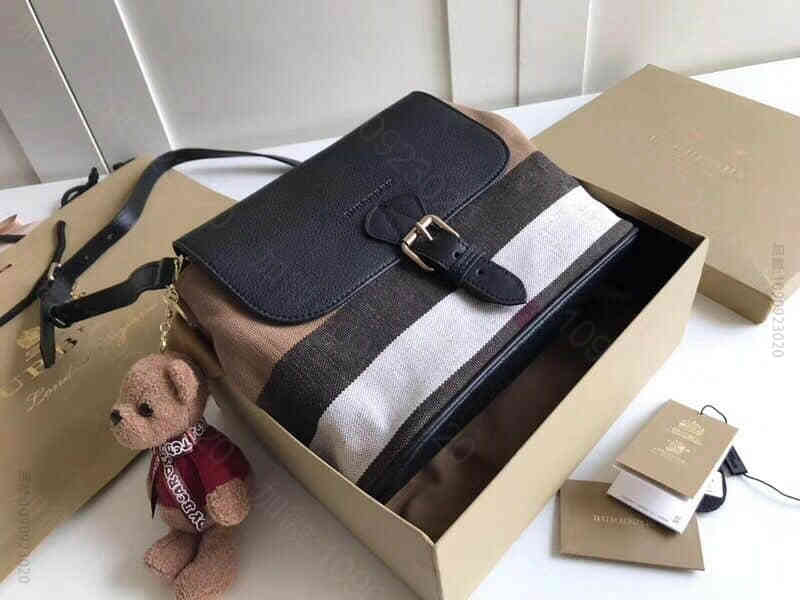 Burberry/博柏利 house格纹斜挎包 7611