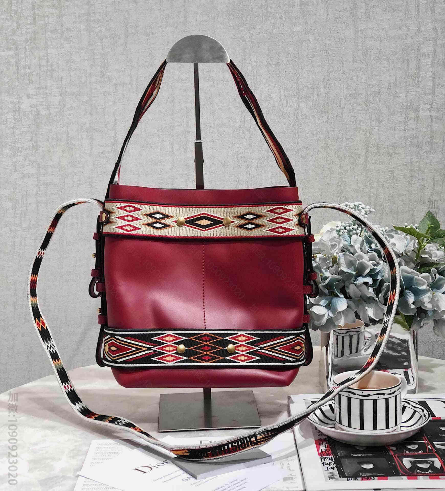 Dior/迪奥 2023早春最度假系列水桶包