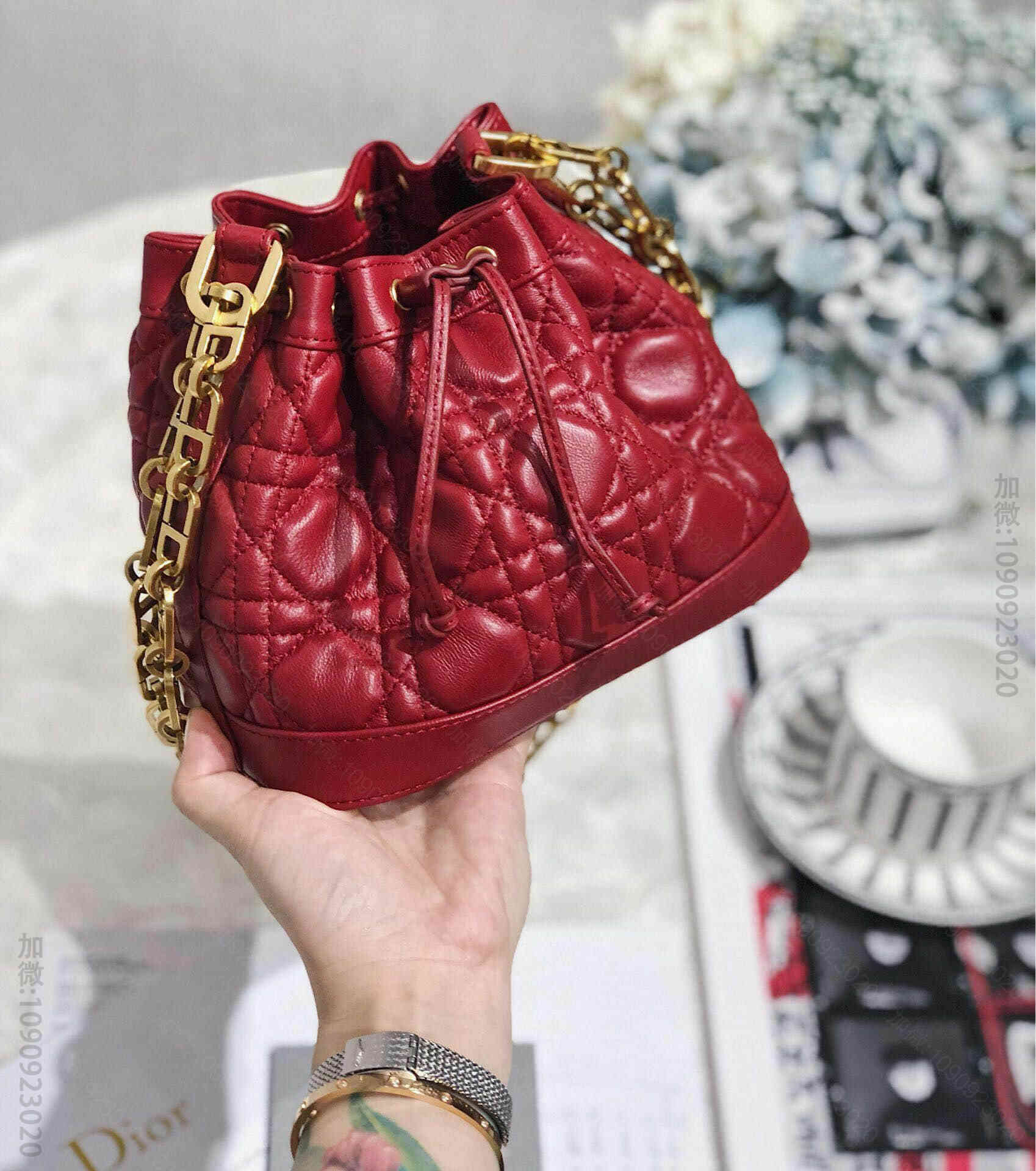 Dior/迪奥 2023早春最度假系列水桶包