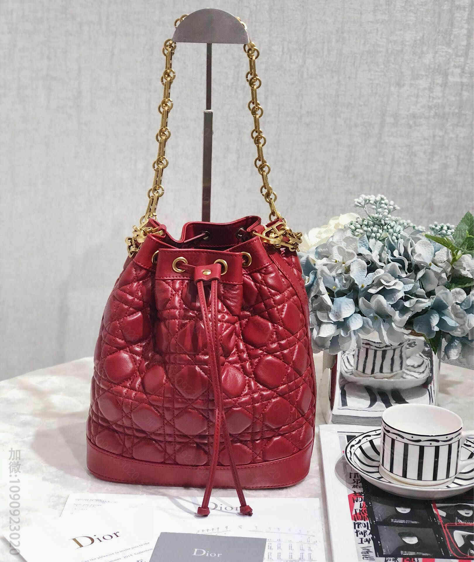 Dior/迪奥 2023早春最度假系列水桶包
