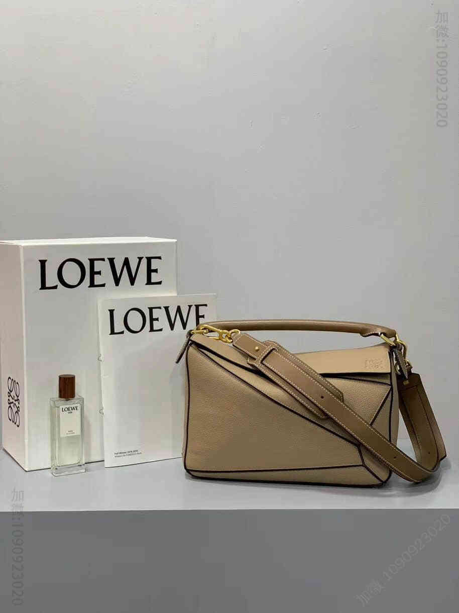 LOEWE/罗意威 网红沙色Puzzle29cm中号几何包