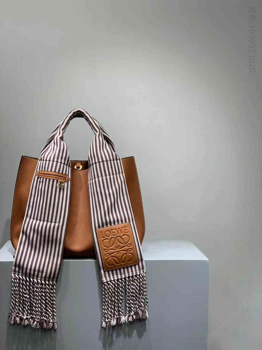 LOEWE/罗意威 2023新款流苏围巾包