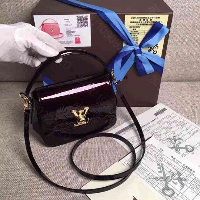 LV新款女包 M90949（专柜货） 原单海外正品 进口原版金钢 女款斜跑包