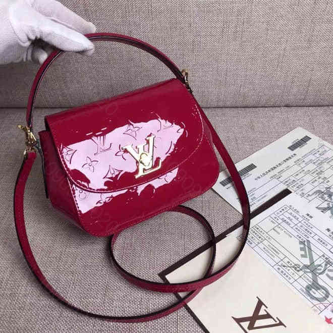 LV新款女包 M90949（专柜货） 原单海外正品 进口原版金钢 女款斜跑包