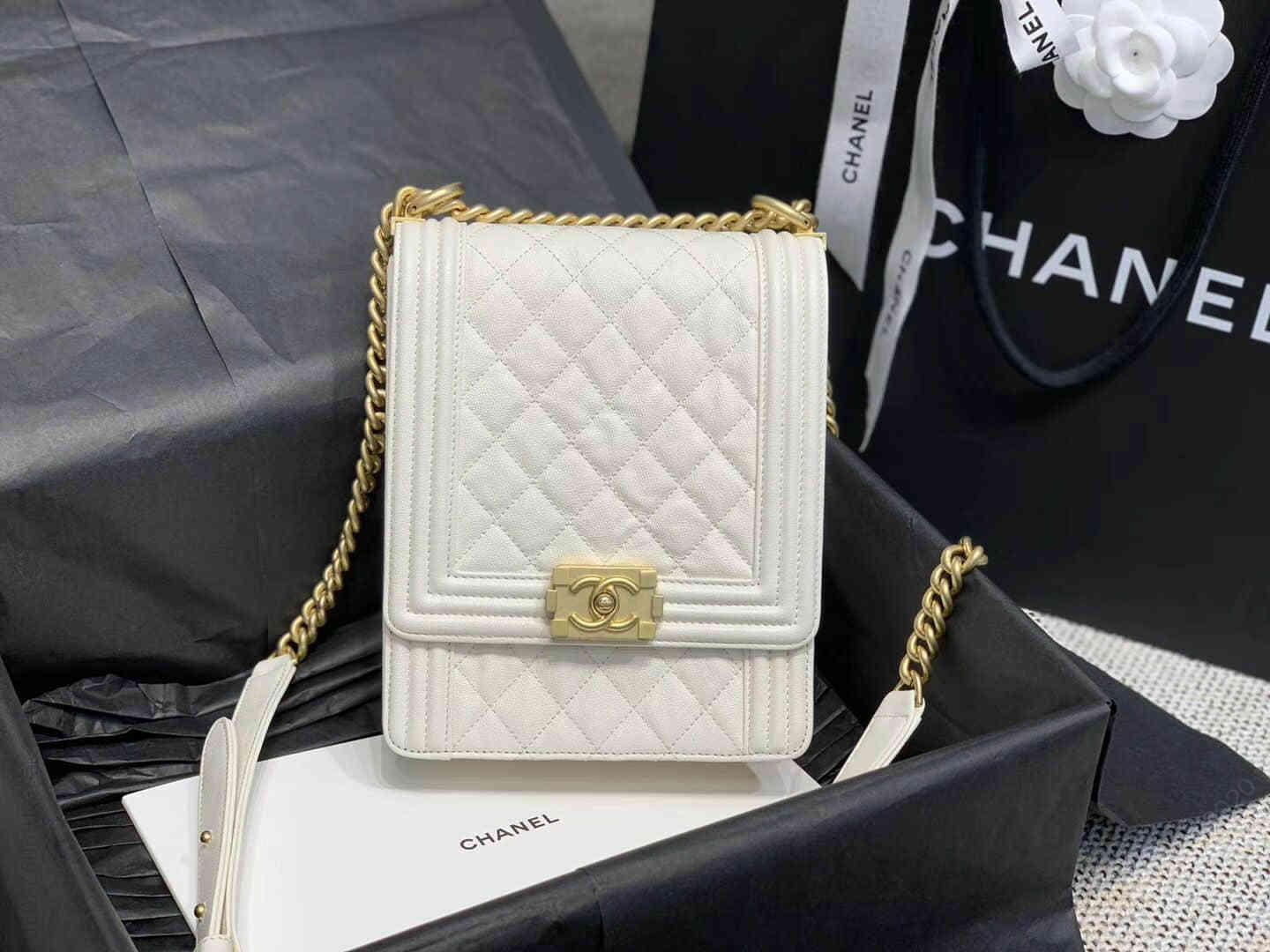 CHANEL 19年早春度假系列 BOY竖版口盖包菱格链条斜挎包