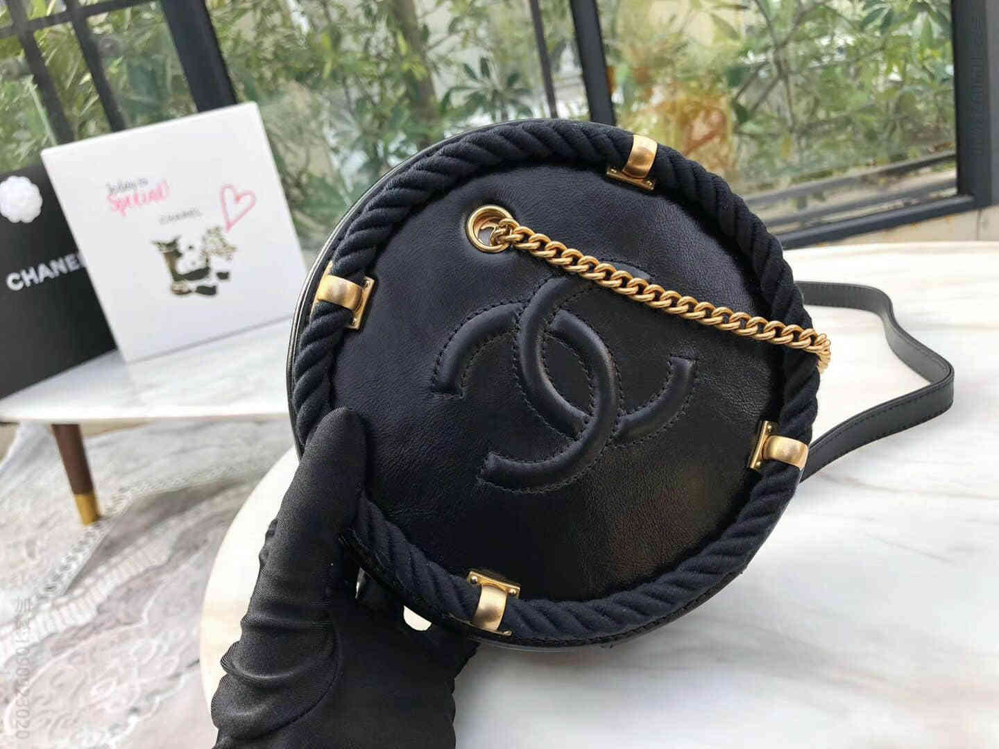Chanel/香奈儿 19年早春款麻绳编织圆饼包