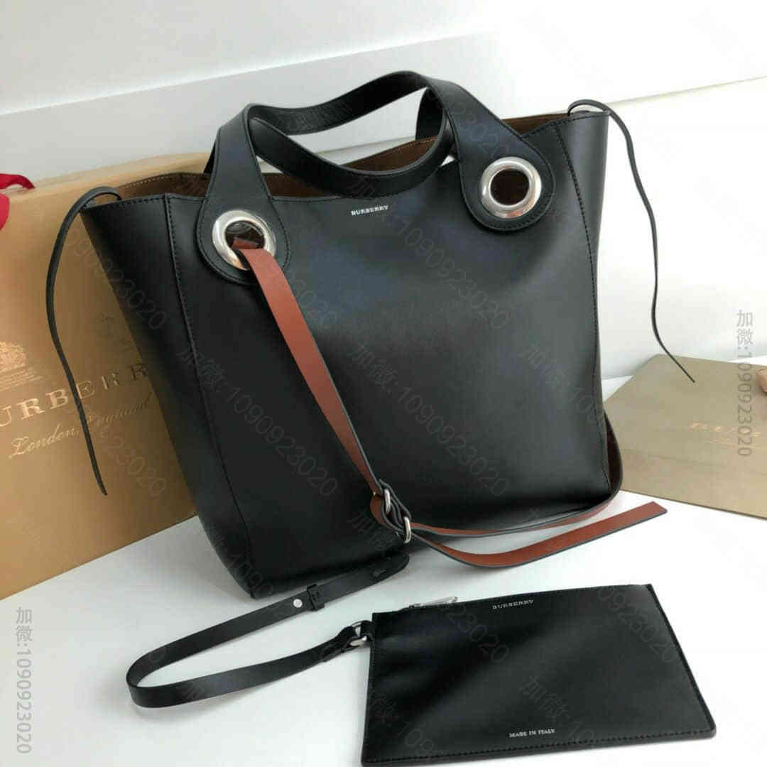 Burberry/巴宝莉 最新大容量的托特包