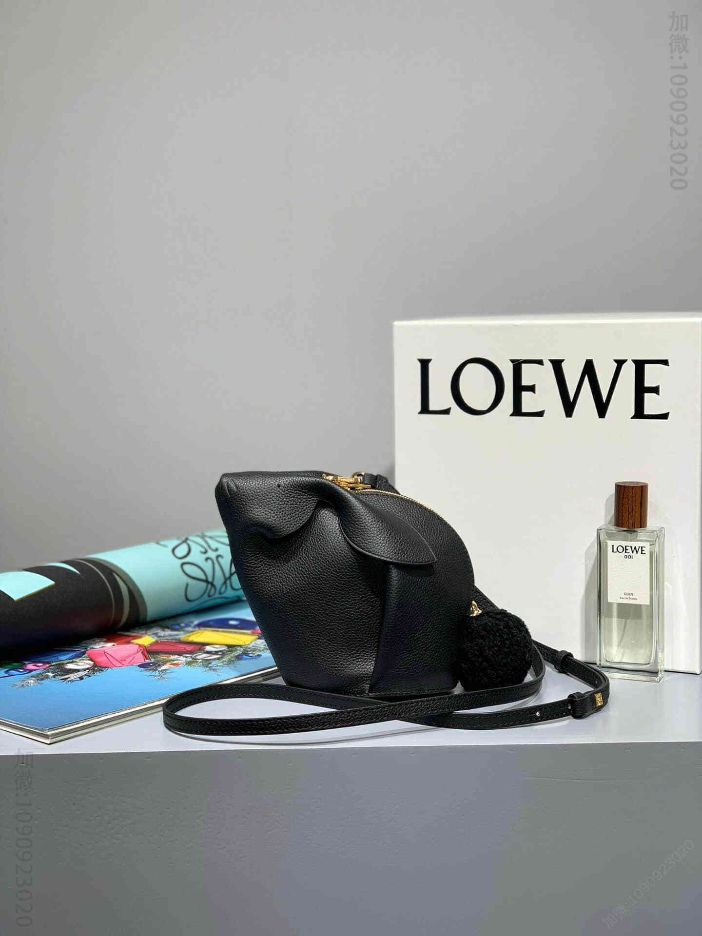 Loewe/罗意威 小牛皮兔子包
