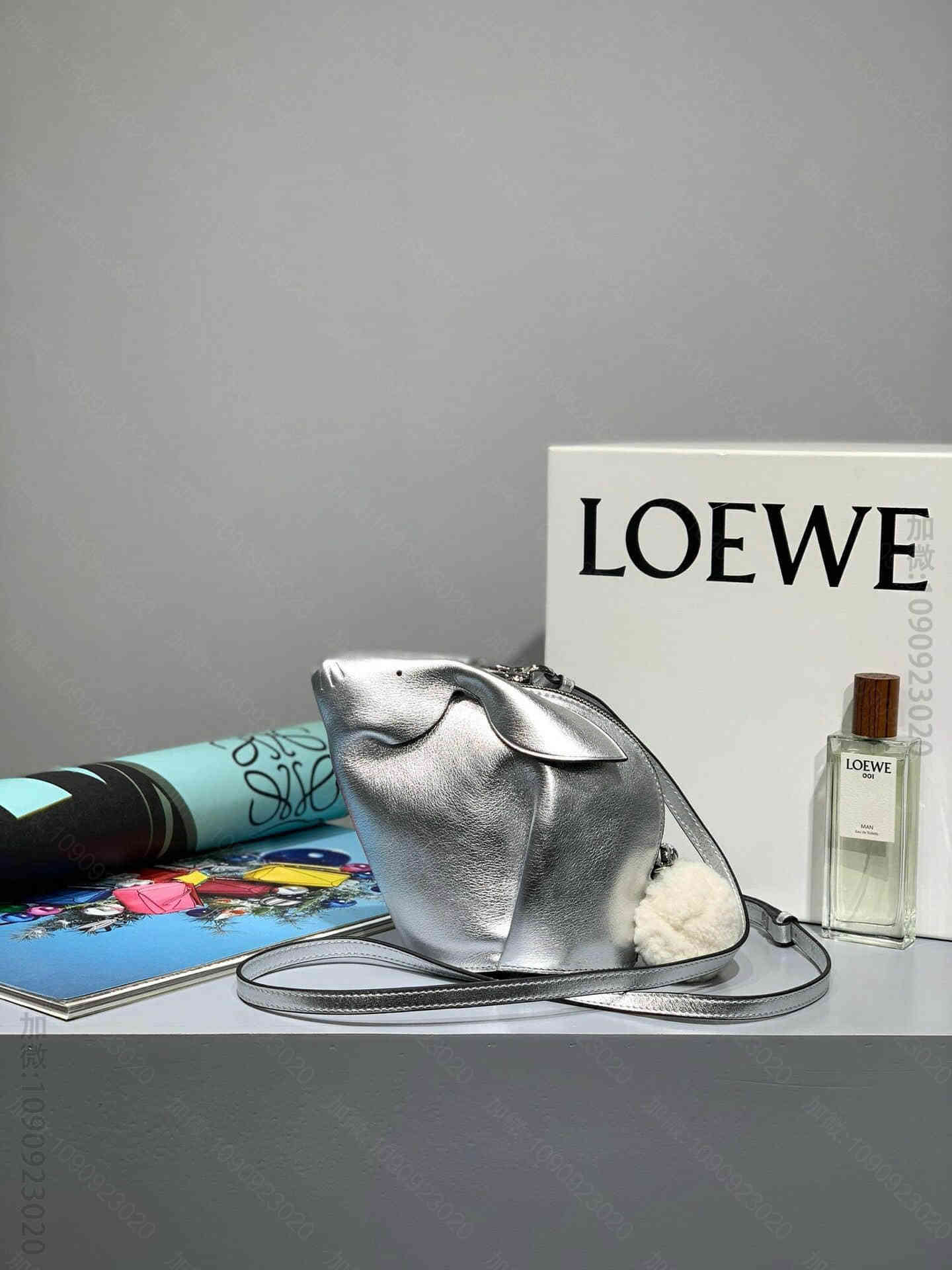 Loewe/罗意威 小牛皮兔子包