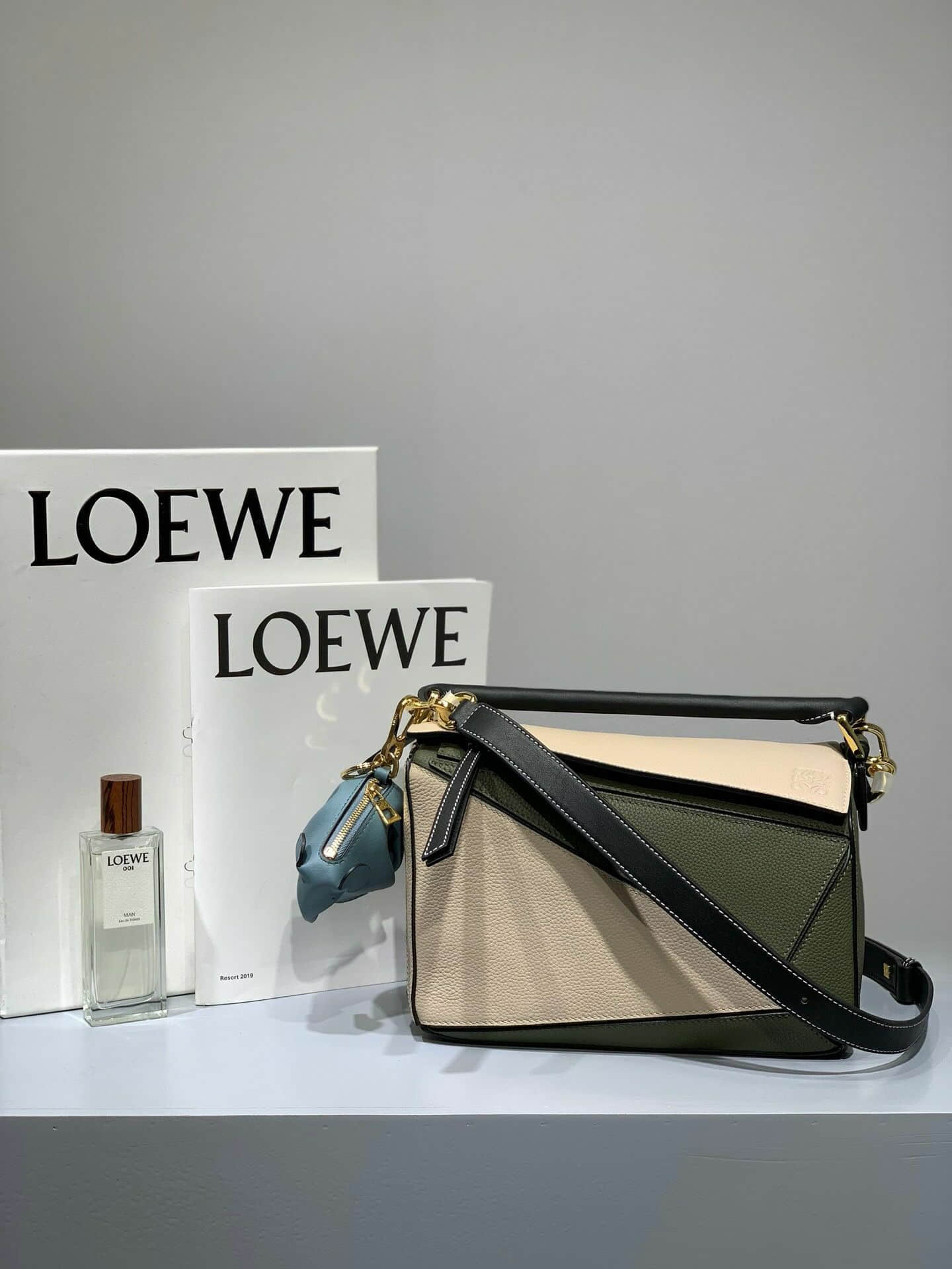 Loewe/罗意威 沙色拼 Togo皮荔枝纹Puzzle Bag24cm小号几何包