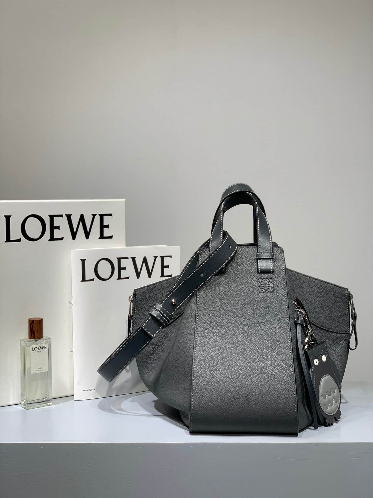 Loewe/罗意威 炭灰色 Hammock bag中号吊床包