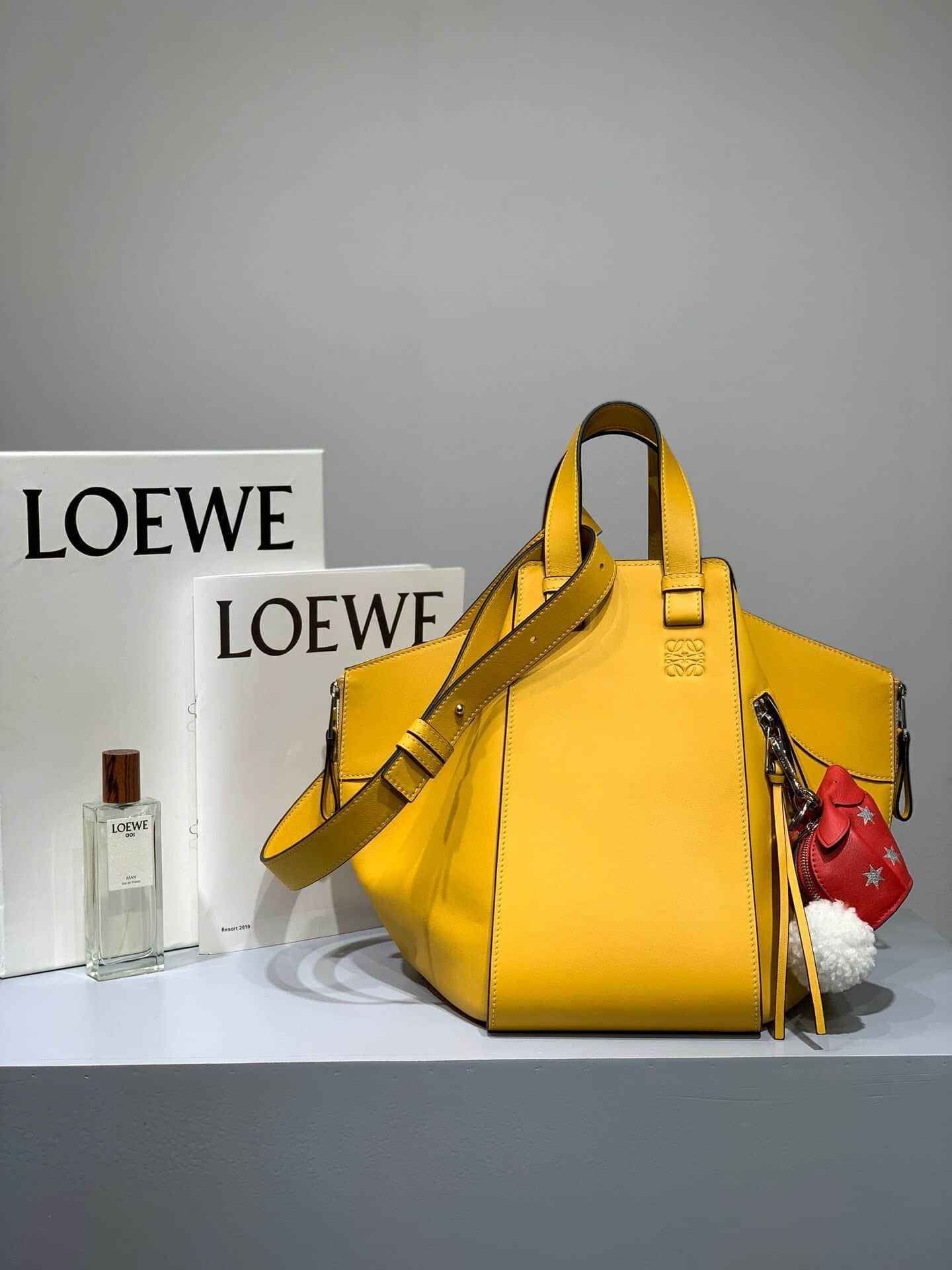 Loewe/罗意威 太阳黄 Hammock bag中号吊床包