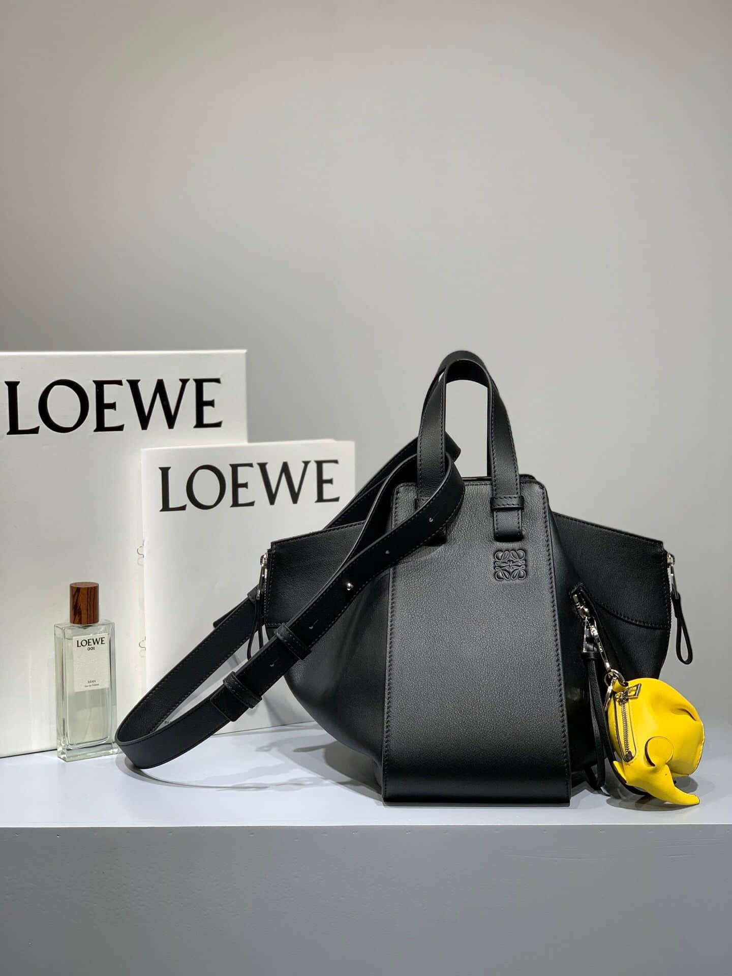 Loewe/罗意威 纯黑色 Hammock bag小号吊床包